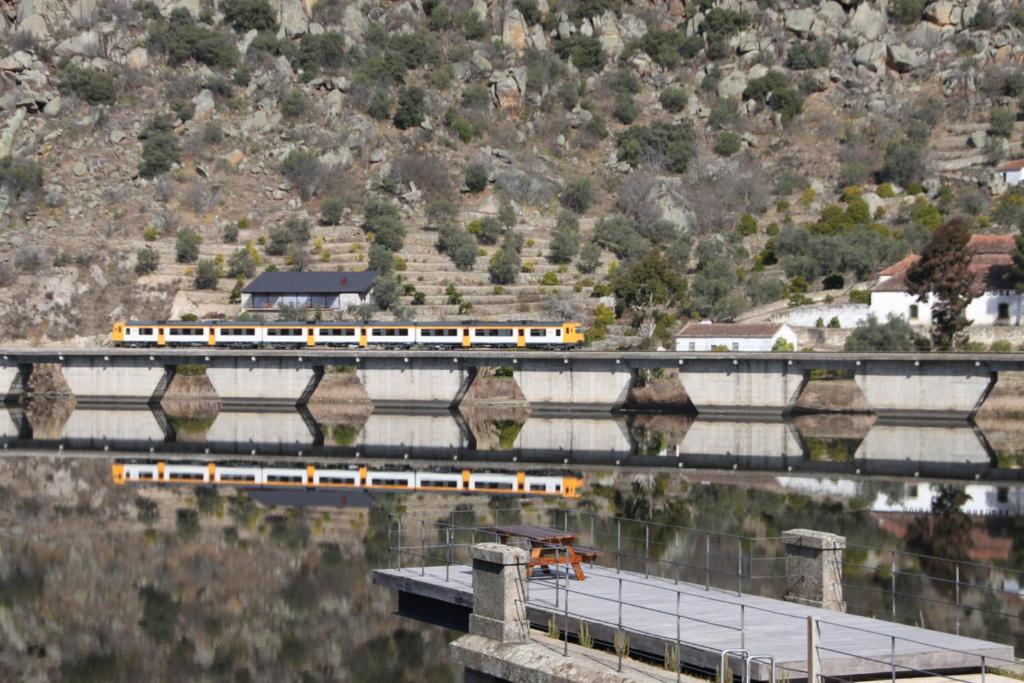 Douro Yacht Charter & Bungalows São João da Pesqueira Kültér fotó